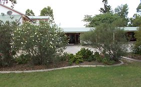 Park House Motor Inn